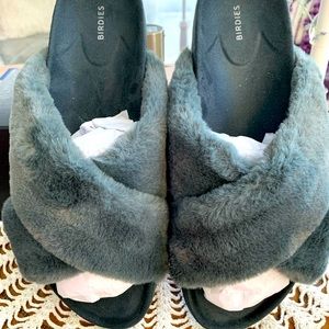 Birdies- BRAND NEW- In Box - Robin Cross Strap Faux Fur sliders/Slippers Pewter!
